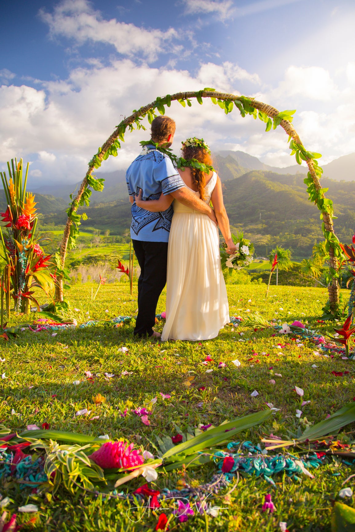 Elopement Sessions - Kaua'i Portraits